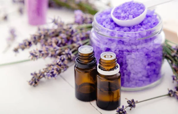 Lavender Essential Oils Violet Sea Salt Lavender Flowers Lavender Bath — Stock Photo, Image