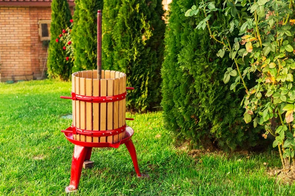 Keltermaschine Zerkleinerer Weinlese Spezielle Ausrüstung Für Die Produktion Von Wein — Stockfoto