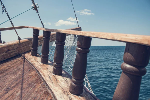 Proa Una Nave Antigua Barco Época Mar Vista Del Mar — Foto de Stock