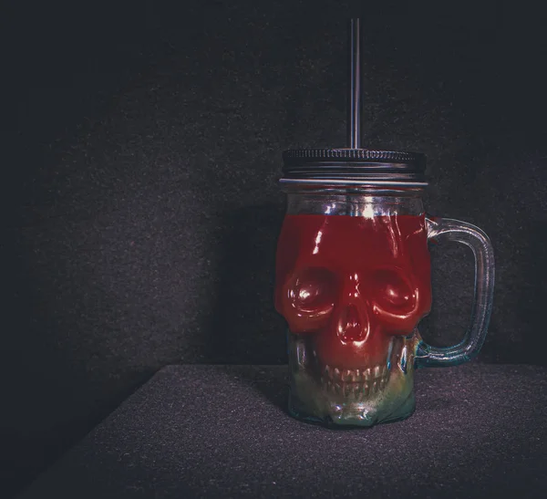 Glasbecher Form Eines Totenkopfes Für Heiligenfeste Gruselig Transparente Tasse Aus — Stockfoto