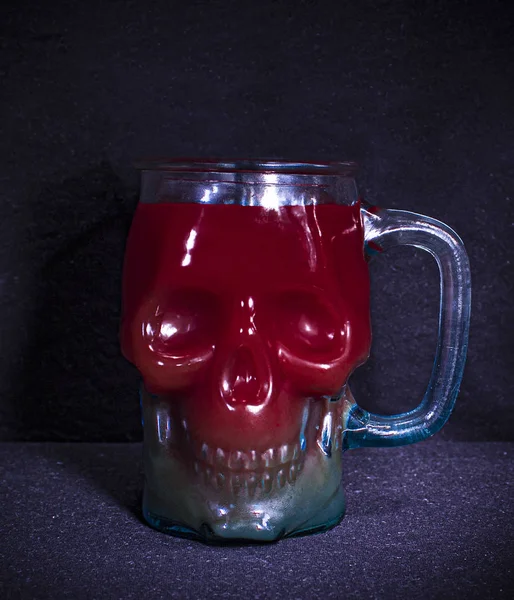 Glasbecher Form Eines Totenkopfes Für Heiligenfeste Gruselig Transparente Tasse Mit — Stockfoto