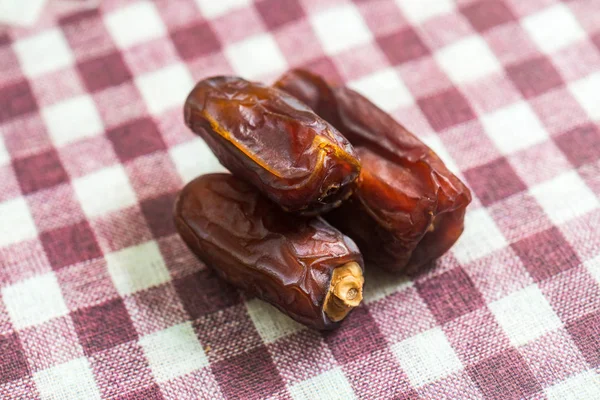 Fruit-verse dadels voor Ramadan. — Stockfoto