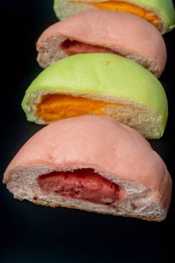 Japon Snack - Siyah arka plan renkli kavun Pan