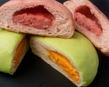 Japon Snack - Siyah arka plan renkli kavun Pan