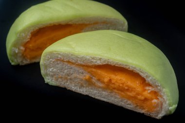 Japon Snack - Yeşil Kavun Pan siyah arka plan üzerinde