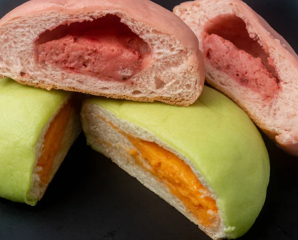 Japon Snack - Siyah arka plan renkli kavun Pan