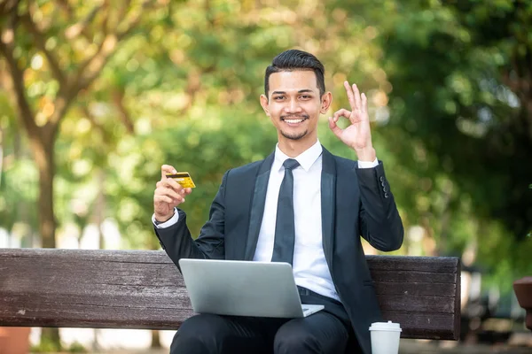 E-ticaret ve online alışveriş iyi iş. Dış mekan ayarı.