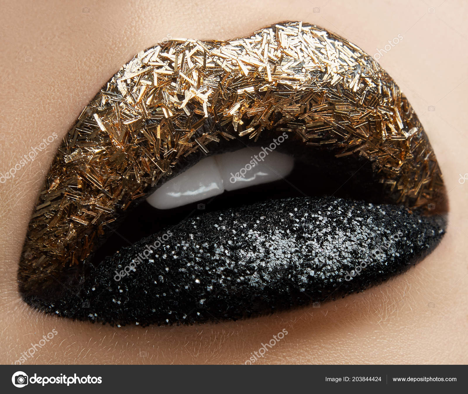 gold lipstick