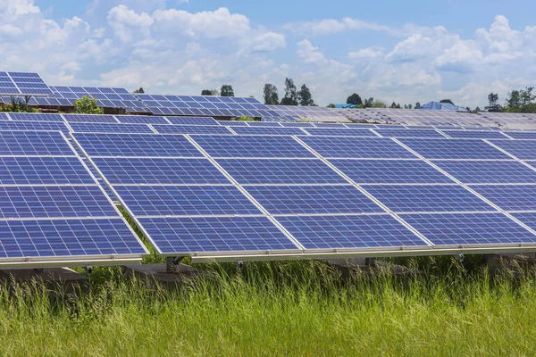 Polykristalline Silizium Solarzellen Oder Photovoltaik Solaranlagen Wandeln Lichtenergie Aus Der — Stockfoto