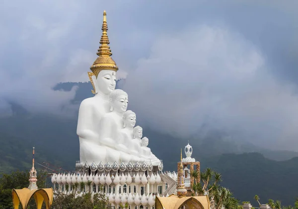 Grandes Estatuas Buda Blanca Sentadas Público Wat Phra Pha Son — Foto de Stock
