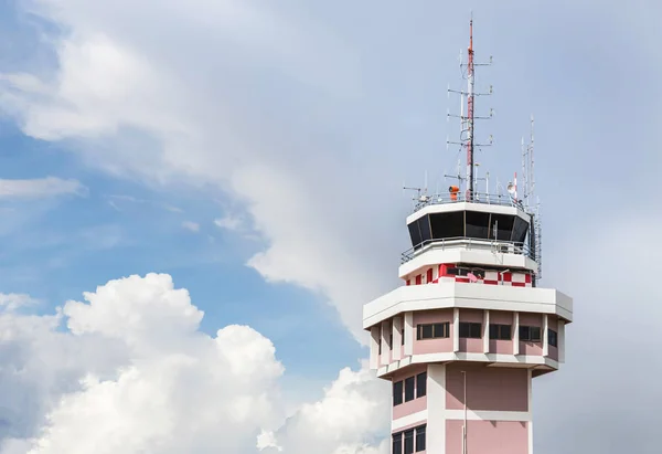 Башня Управления Воздушным Движением Международном Аэропорту — стоковое фото