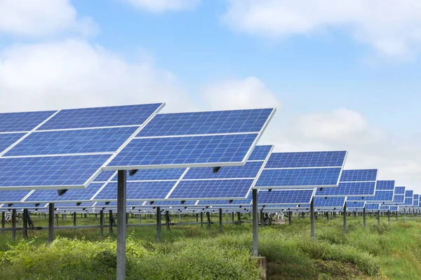 Fileiras Perto Matriz Células Solares Silício Policristalino Fotovoltaicas Usina Energia — Fotografia de Stock