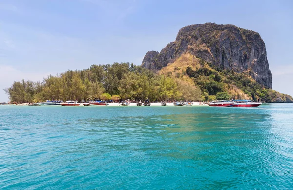 Tropical Beach Poda Sziget Képe Andamán Tenger Krabi Thaiföld Turisztikai — Stock Fotó