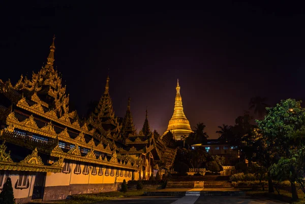 Night View Shwedagon Big Golden Pagoda Most Sacred Buddhist Pagoda — Stock Photo, Image