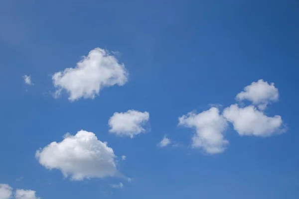 Nubes Blancas Abstractas Sobre Fondo Cielo Azul Claro Clima Tropical — Foto de Stock