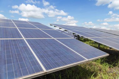 Güneş hücre satır dizi kapatmak ya da fotovoltaik güneş güç istasyonu elektrik Güneş'ten ışık enerjisi dönüştürmek 