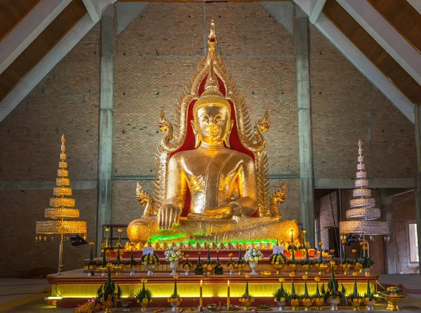 Große Goldene Buddha Statue Öffentlichen Thailändischen Tempel Wat Maha Wanaram — Stockfoto