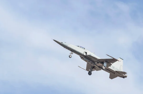 Aviones Militares Caza Jet Que Vuelan Con Alta Velocidad Cielo — Foto de Stock