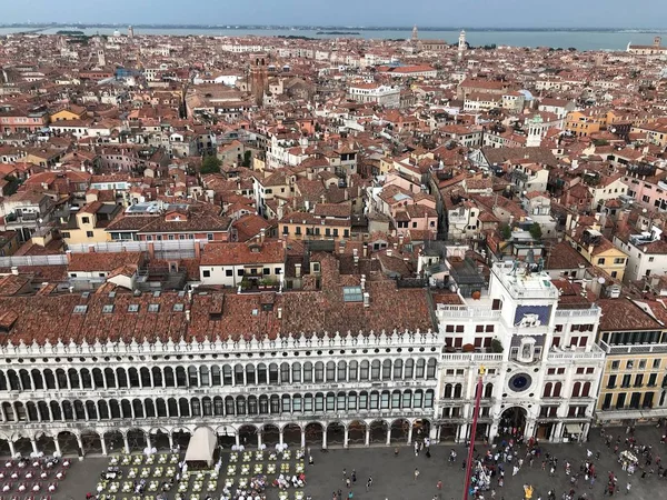 La vista dall'alto dalla kampanilla di San Marco a Venezia — Foto Stock