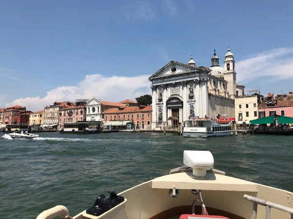 Increíble vista sobre el Gran Canal Venecia desde el vaporetto — Foto de Stock