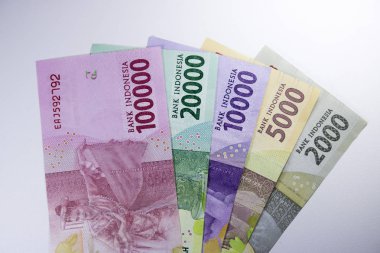 Yeni rupiah para Endonezya para birimi nakit ödeme finans