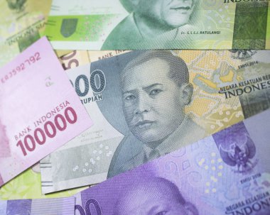 Yeni rupiah para Endonezya para birimi nakit ödeme finans