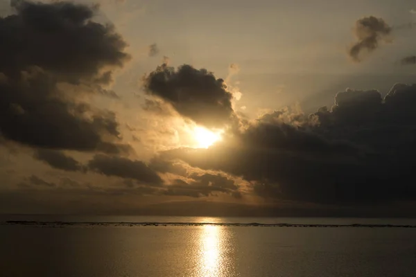 Scenic View Ocean Sunset Time Cloudy Sky Background — Stock Photo, Image