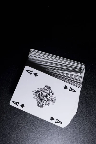 Vista Cerca Pila Cartas Póquer Sobre Fondo Negro —  Fotos de Stock