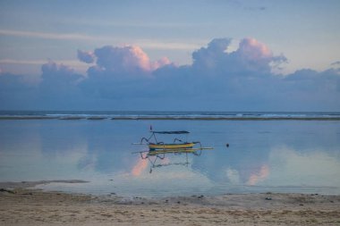 yaz tatil fisher gemi plajındaki