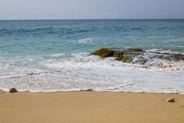 güzel bir plaj görünümü yaz tatil fotoğraf