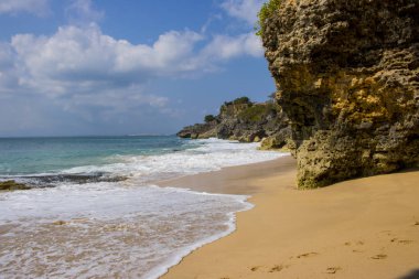 güzel bir plaj görünümü yaz tatil fotoğraf