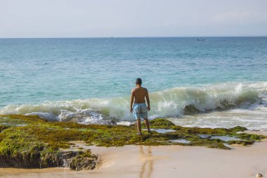 güzel bir plaj görünümü yaz tatil fotoğraf