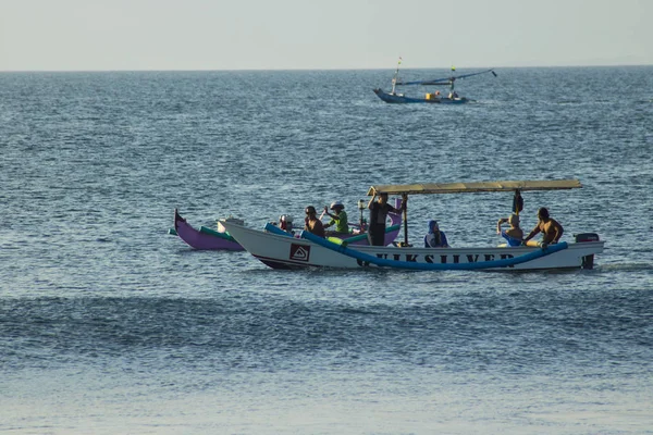 People Boats Sea Bali Indonesia — Stock Photo, Image