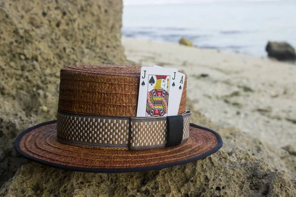 Chapéu Velejador Marrom Com Cartões Macaco Preto Praia — Fotografia de Stock