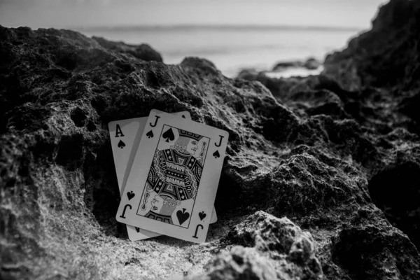 ブラック ジャック ポーカー カード ギャンブルのビーチ テーマ — ストック写真