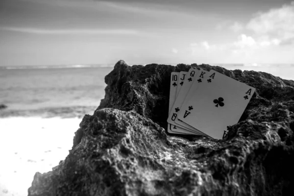 Royal Flush Poker Kartları Beach Club Beach Tema Kumar — Stok fotoğraf