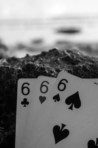 Πόκερ Κάρτα Gamble Θέμα Τρία Από Ένα Είδος Τριπλό Έξι — Φωτογραφία Αρχείου