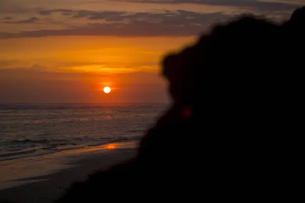 Incroyable coucher de soleil vue sur la plage thème — Photo