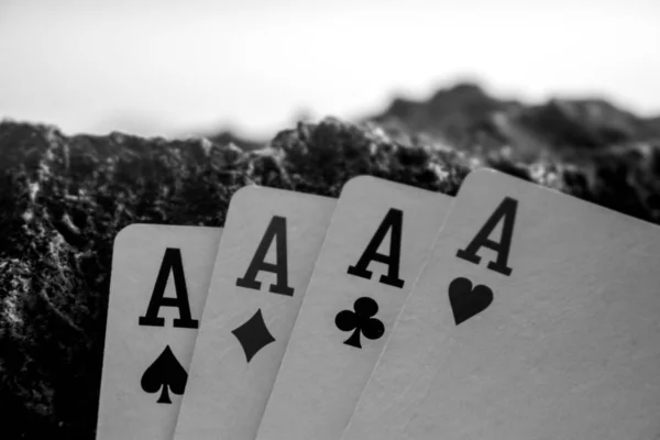 Чотири свого роду туз покер карти азартні ігри чорно-білий — стокове фото