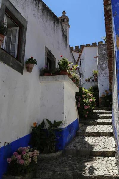 Kleine Gassen Innerhalb Der Historischen Mittelalterlichen Stadt Bidos Portugal Steinmauern — Stockfoto