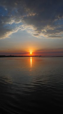 Denizüzerinde gün batımı 