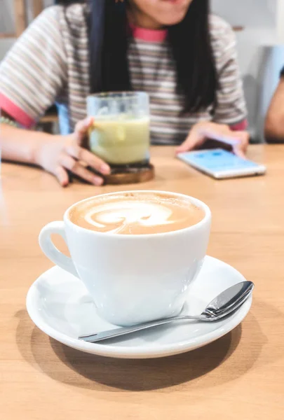 Café Chaud Latte Sur Une Table Bois — Photo