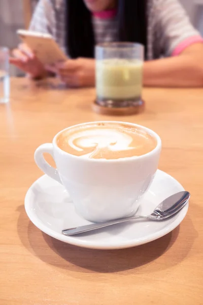 Café Caliente Latte Una Mesa Madera — Foto de Stock