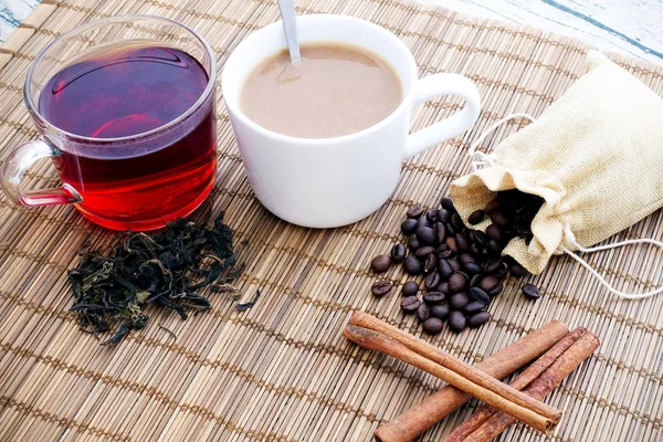 Sıcak kahve ve çay