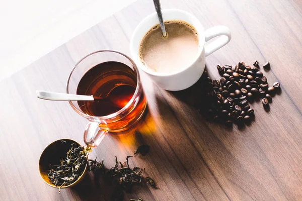 Καφές Και Τσάι Καφέ Και Τσάι Φύλλα Ξύλινο Πάτωμα — Φωτογραφία Αρχείου