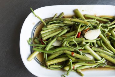 su bakan biber ve sarımsak