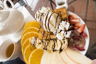 Tost meyveli dondurma