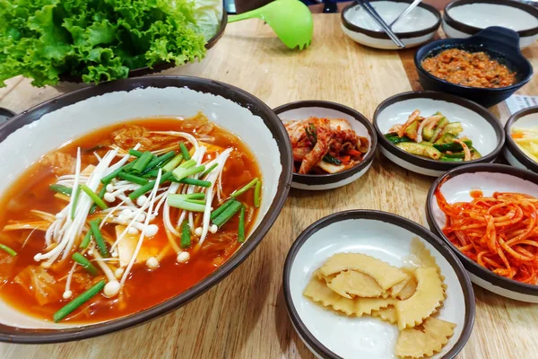 Sopa Coreana Con Guarnición — Foto de Stock