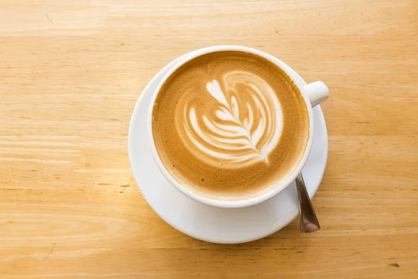 Gorąca Kawa Latte Drewnianym Stole — Zdjęcie stockowe
