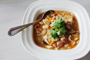 Derin kızarmış Tofu sos sos ile                               